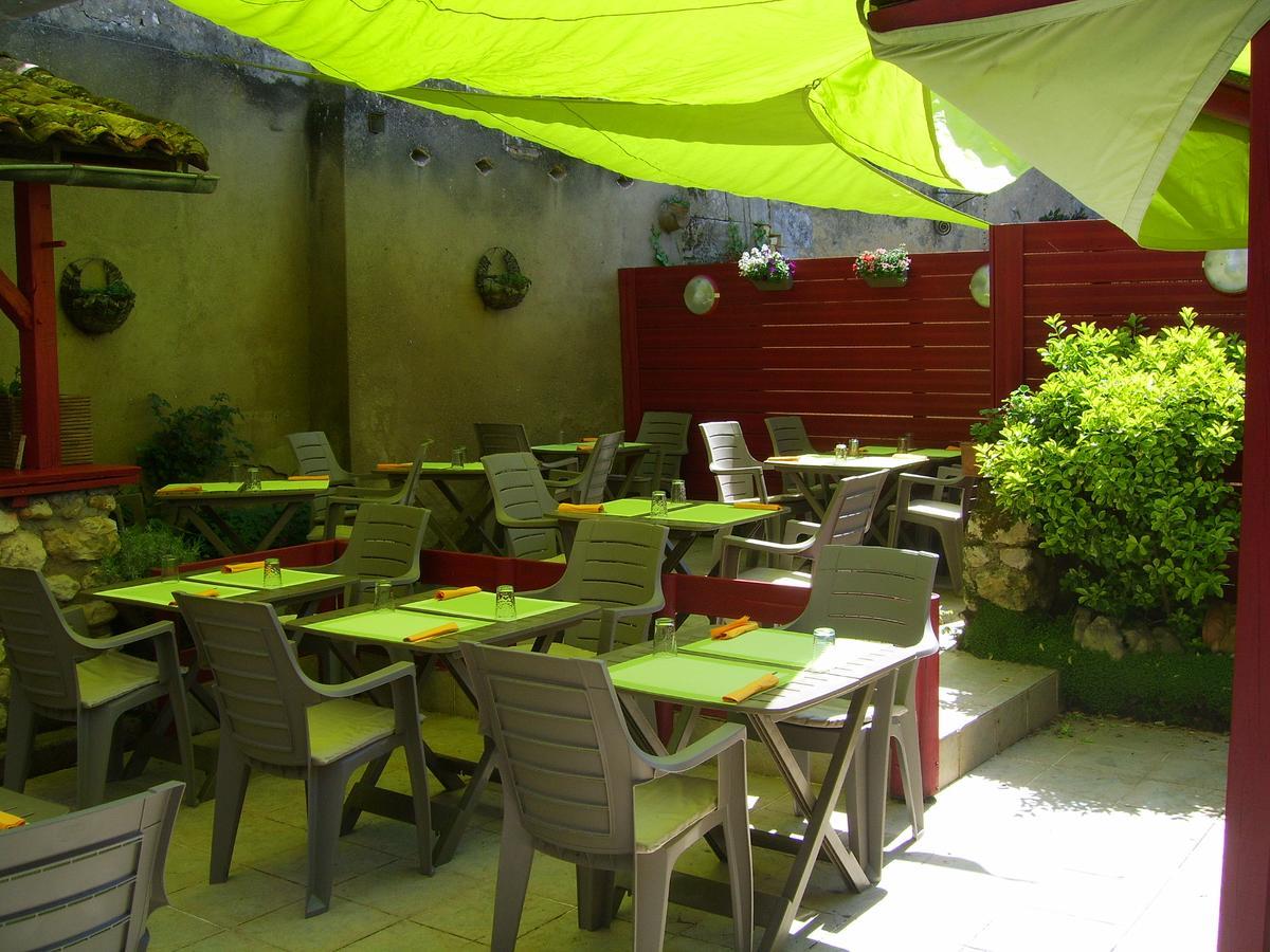 Hotel Restaurant De L'Union Mirambeau  Exterior photo