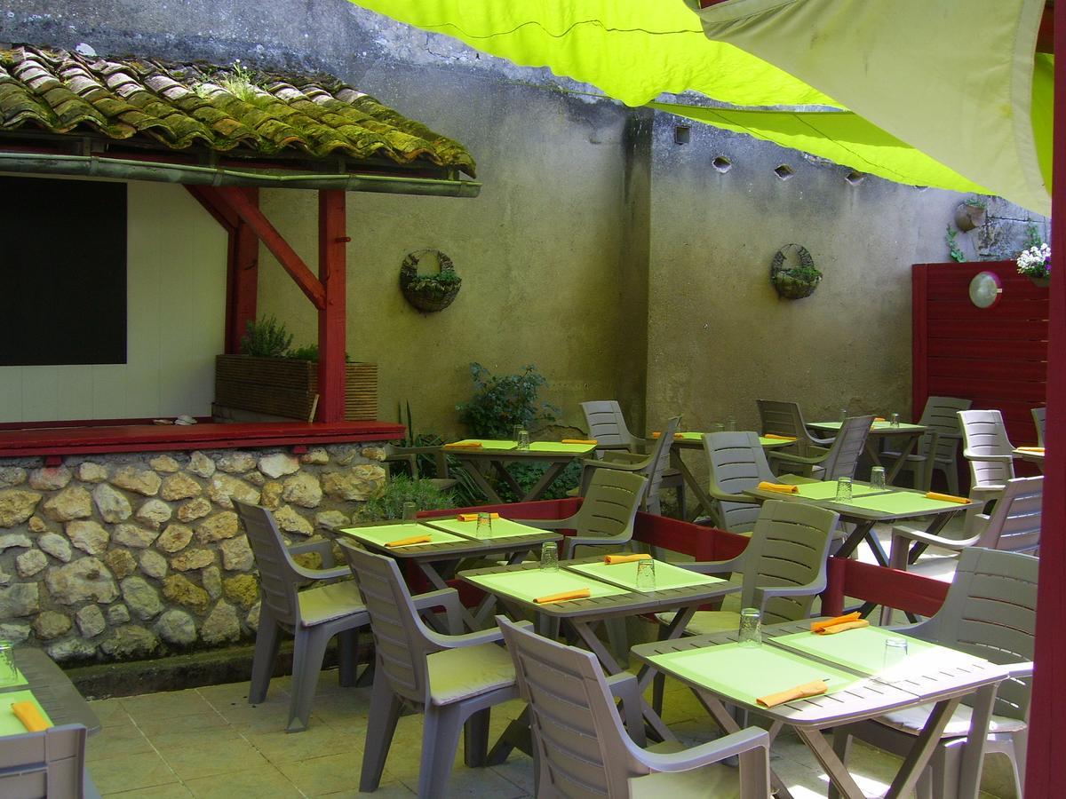 Hotel Restaurant De L'Union Mirambeau  Exterior photo